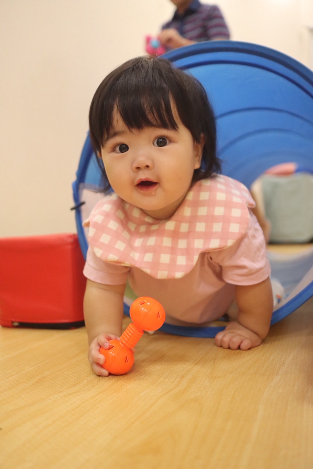 嬰幼兒在安全環境中進行感覺探索